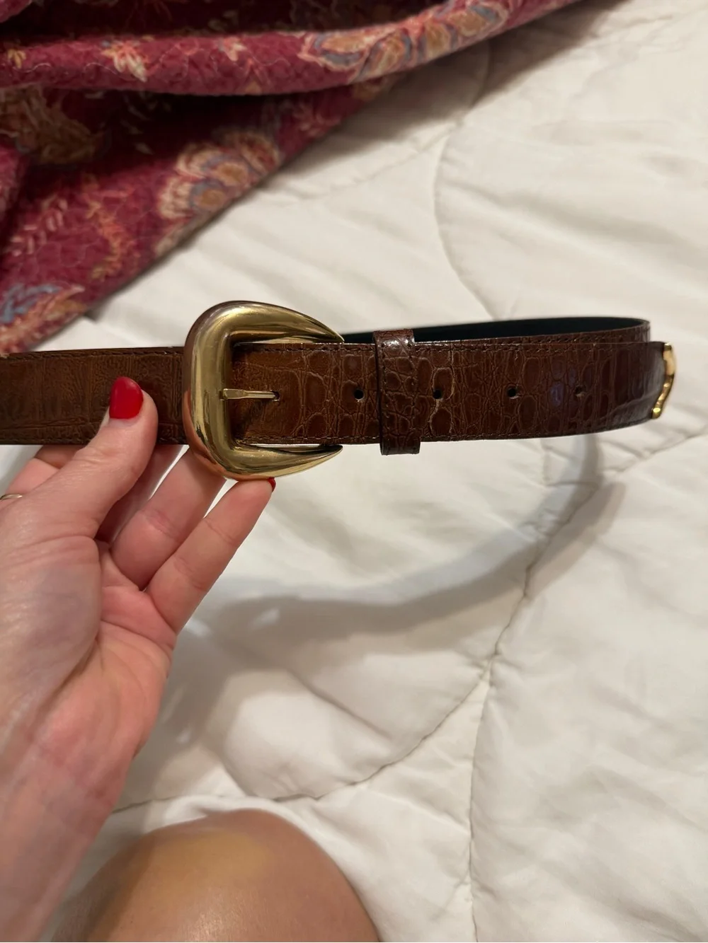 Vintage Women’s Brown Croc-Embossed Leather Belt with Gold Buckle